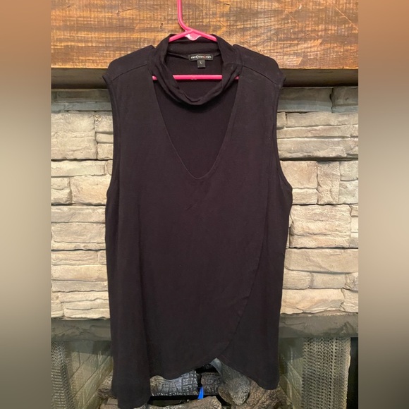 Black‎ open front sleeveless top - Picture 1 of 3